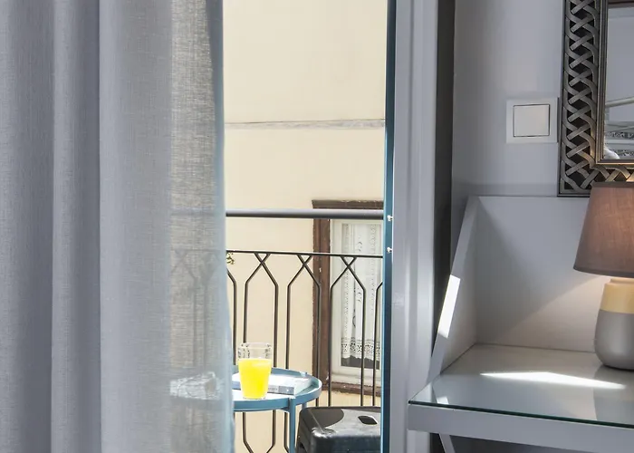 Downtown 酒店 纳夫普利翁